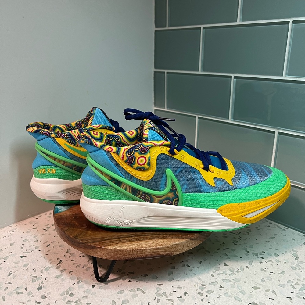 NIB - NIKE Kyrie Irving GO SE Baltic Blue Multi Color 7Y